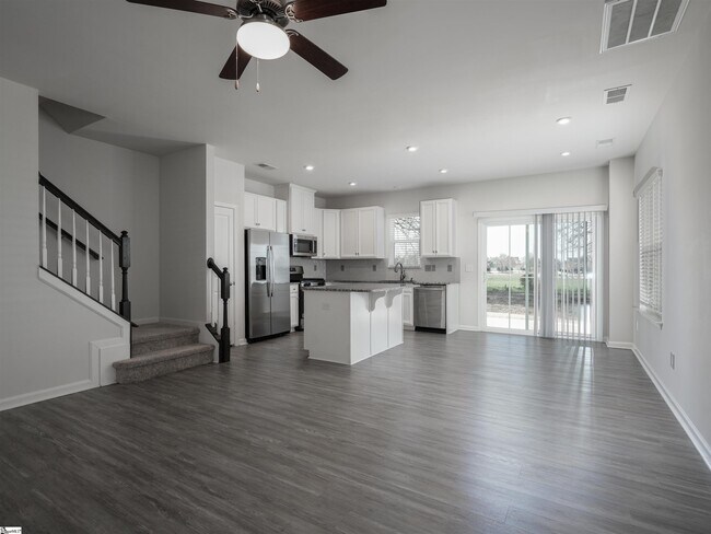 Building Photo - 218 Hipps Crossing Dr