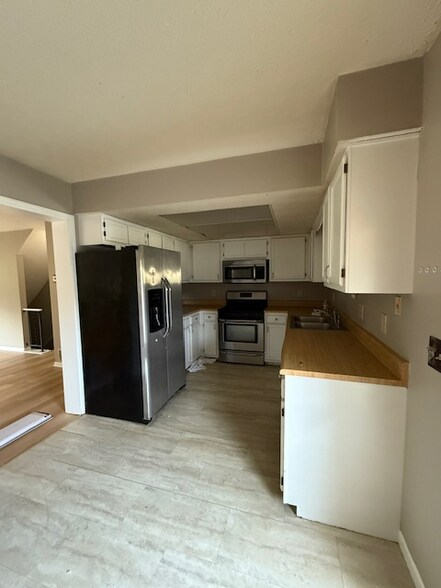 Building Photo - 2353 Gavinley Way