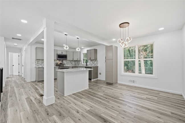 Building Photo - 3920 Wedgefield Cir