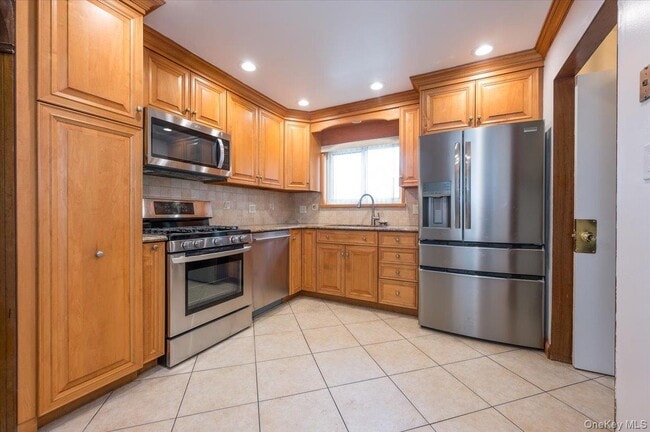 Building Photo - 80-19 149th Ave