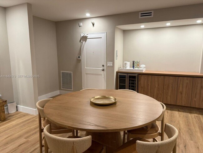 Building Photo - 10185 Collins Ave