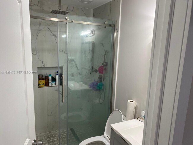 Building Photo - 342 E 46th St