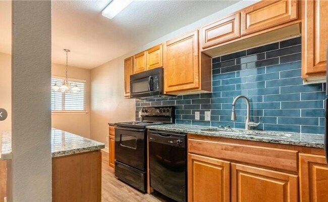 Building Photo - 2702 Little Valley Cove