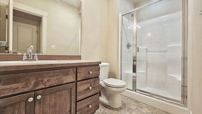 Building Photo - Beautiful 5 Bed 3.5 Bath Home in Redmond R...