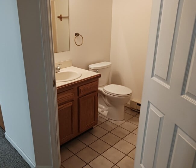 Building Photo - 2406 Meadow Spring Cir