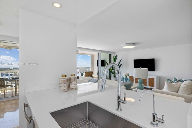 Building Photo - 400 N Flagler Dr