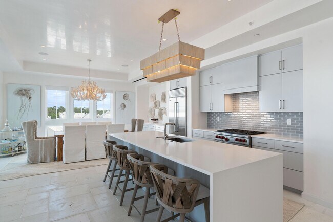Building Photo - Experience refined coastal living Alys Beach