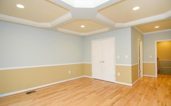 Building Photo - 2326 E Fayette St