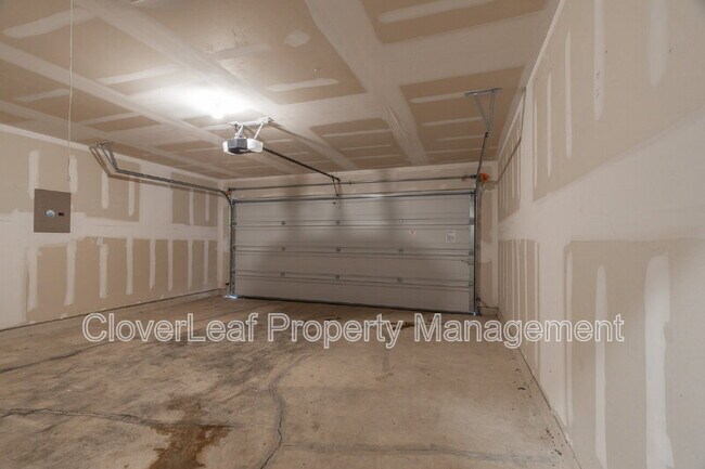 Building Photo - 10214 Robbins Grove