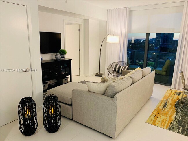 Building Photo - 501 NE 31st St