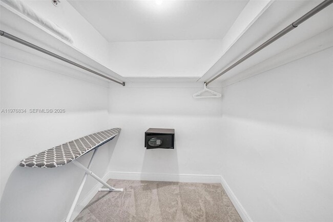 Building Photo - 5101 Collins Ave