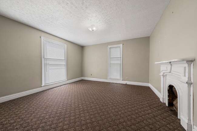 Building Photo - 1357 Park St