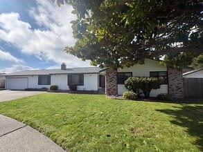 Building Photo - 3 Bed 3 Bath House