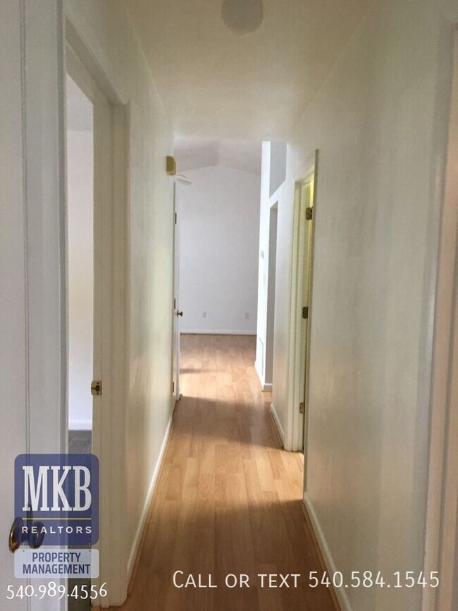 Building Photo - 7847 Forest Edge Dr