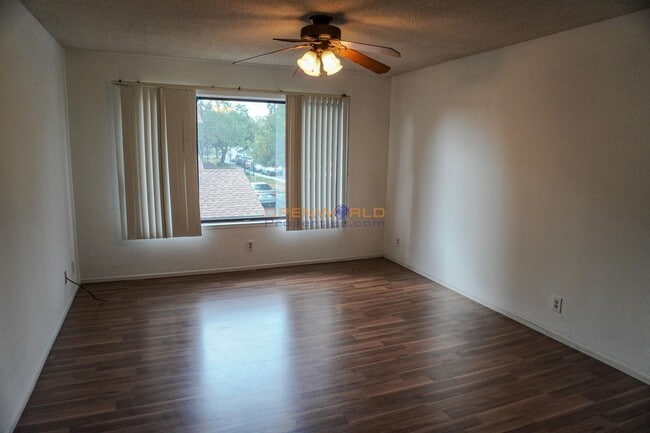 Building Photo - 2 Bed | 2 Bath | Light, Bright & Airy Cond...