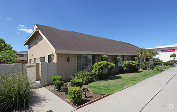 Primary Photo - Greentree Fountain Apartments