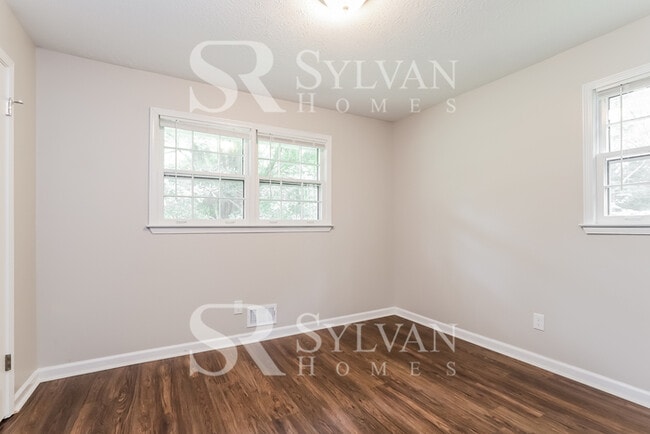 Building Photo - 4820 Oak Grove Dr