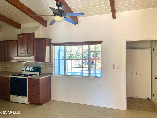 Building Photo - 3193 Royal Oaks Dr