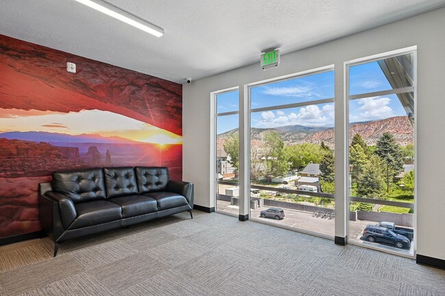 Building Photo - Harding Ave Lofts