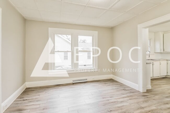 Building Photo - 515 Mentor St