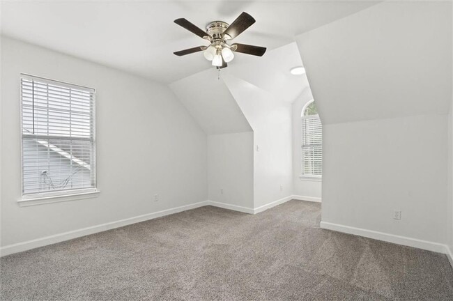 Building Photo - 1009 Pinemont Dr