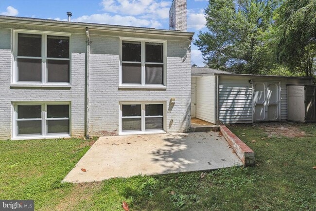 Building Photo - 6916 Southridge Dr