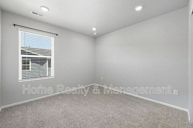 Building Photo - 12220 Dairy St