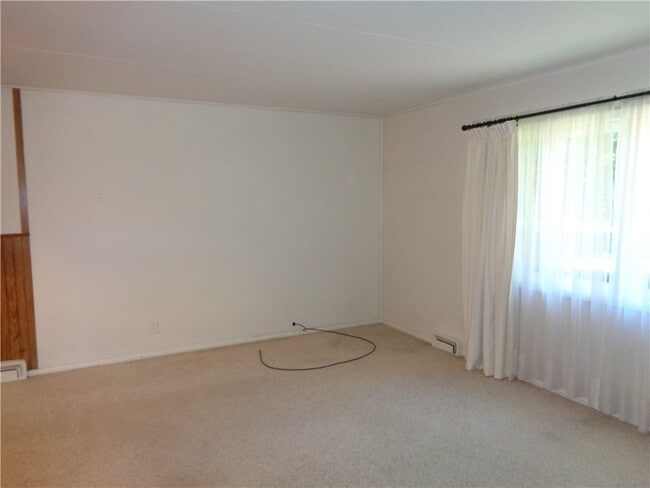 Building Photo - 209 Winding Way