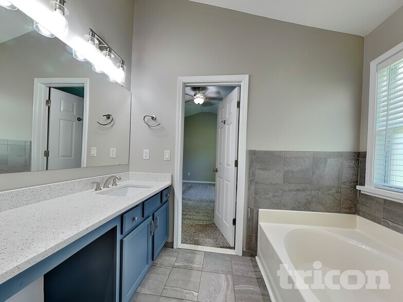 Building Photo - 3692 Tullamore Ln