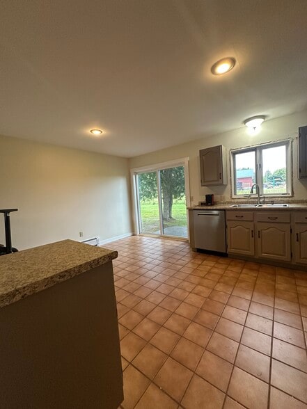 Building Photo - 110 Sunset Dr