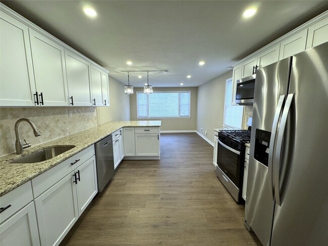 Building Photo - 608 Winston Dr