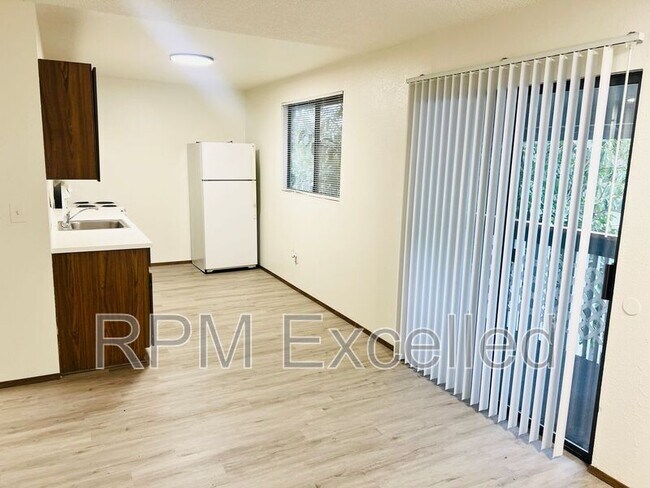 Building Photo - 16006 34th Ave S