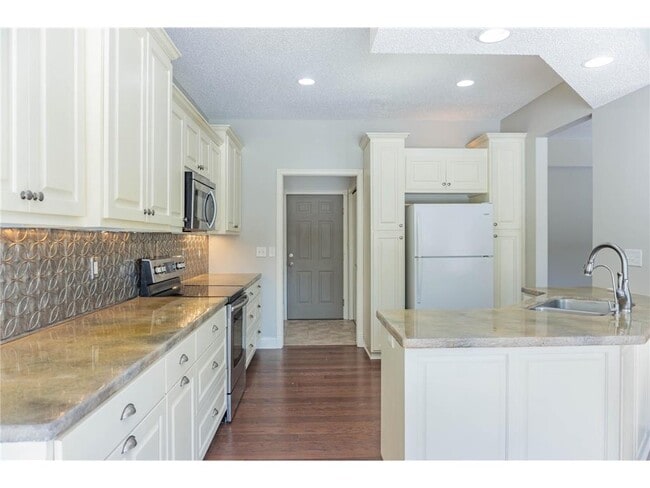 Building Photo - 1464 Ravoux Ln