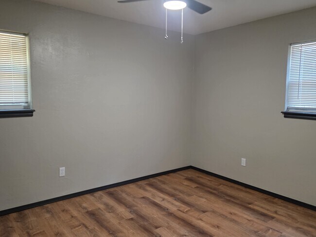 Building Photo - 641 Redstone Ave