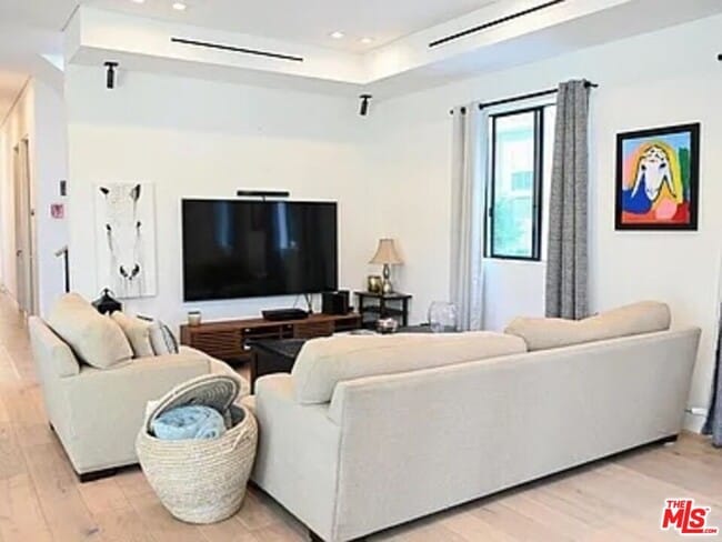 Building Photo - 1410 Coronado Terrace