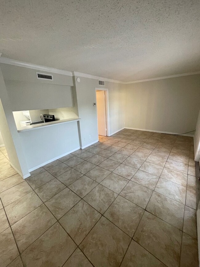 Building Photo - Charming studio in Altamonte Springs, Avai...