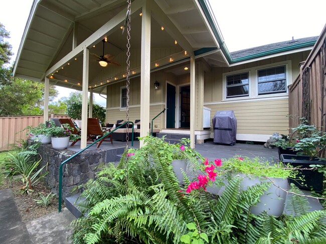 Building Photo - For Rent: Gorgeous 3 Bed, 2 Bath Custom Ho...