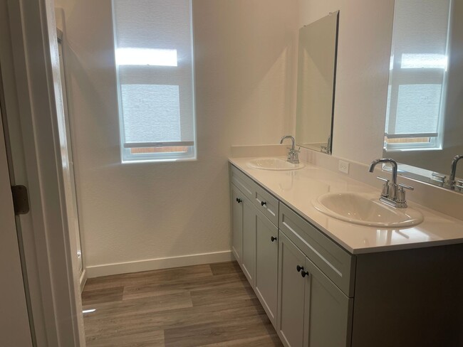 Building Photo - Modern Single-Story Home with Open Layout and Expansive Views