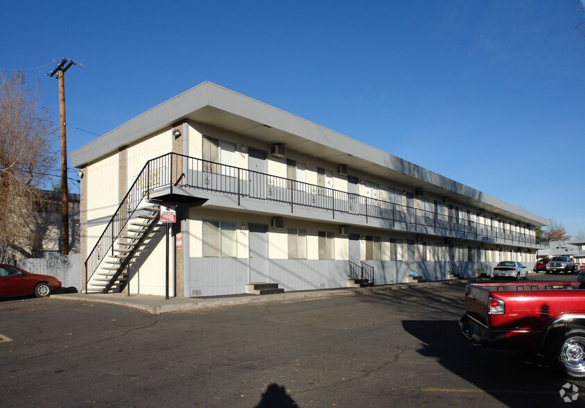 Primary Photo - Palace Apartments