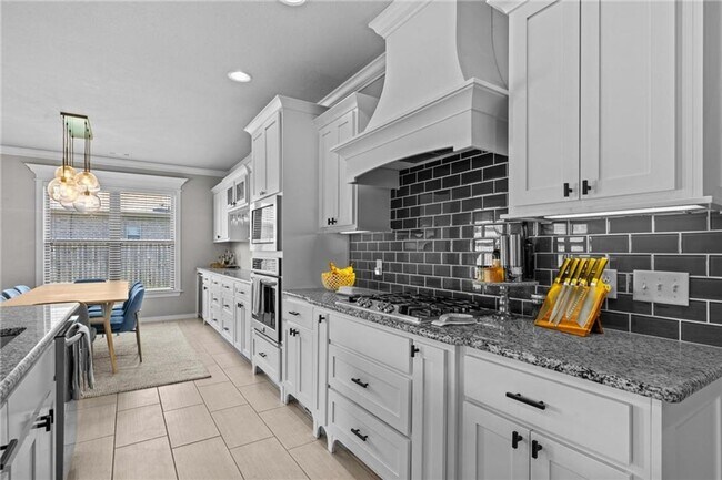 Building Photo - 801 Bellmara Cir