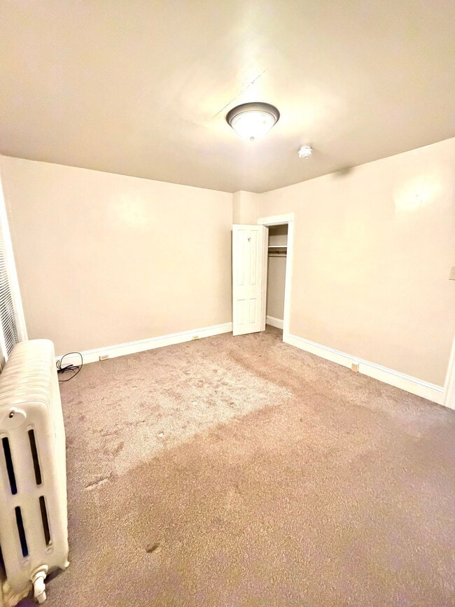 Building Photo - 526 Howard Ave