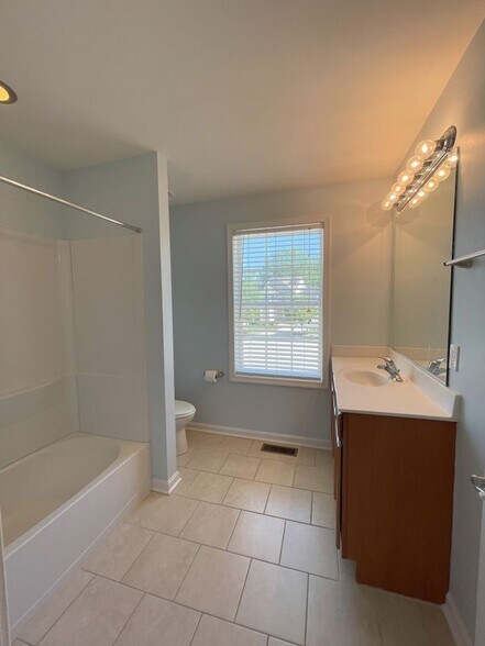 Building Photo - 205 Tessing Ct
