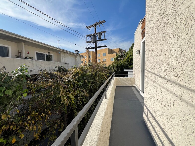 Building Photo - 3715 S Canfield Ave