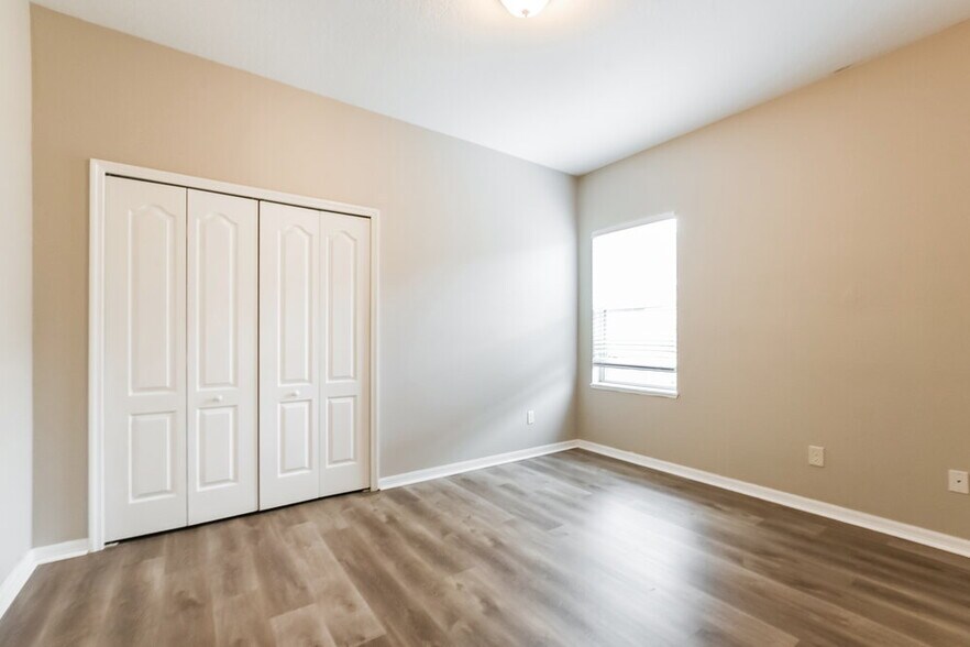 Building Photo - 418 Hammerstone Ave