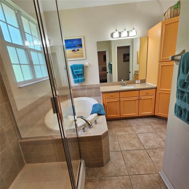 Building Photo - 8110 Villa Grande Ct