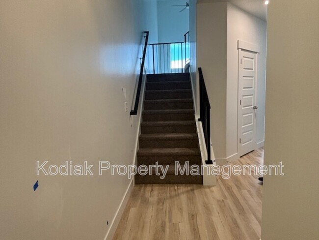 Building Photo - 2702 Blue Dawn Ln