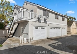 Building Photo - 602 Carnation Ave