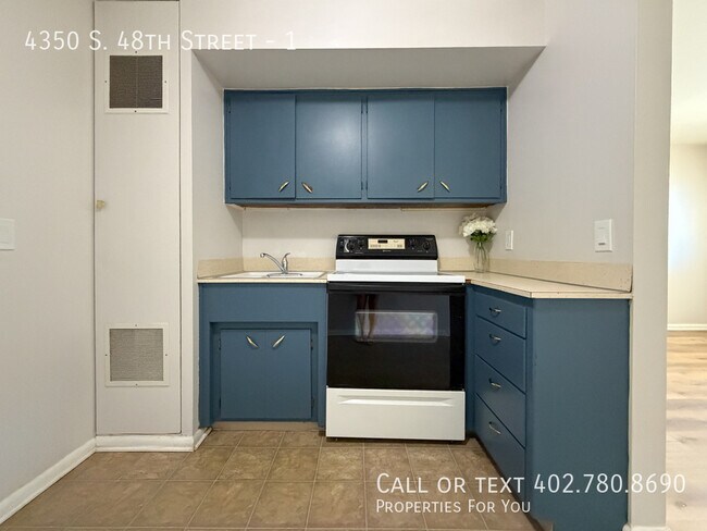Building Photo - 4350 S 48th St