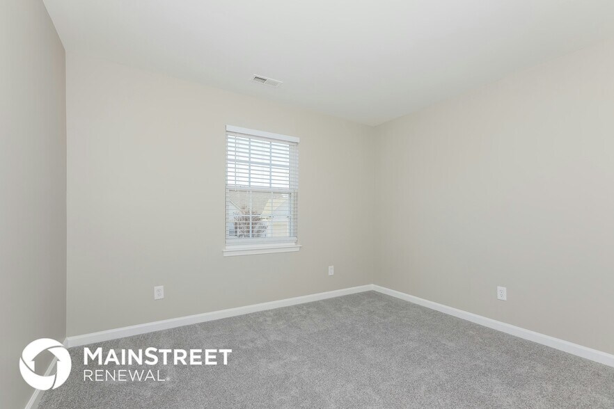 Building Photo - 7037 Honey Tree Ln