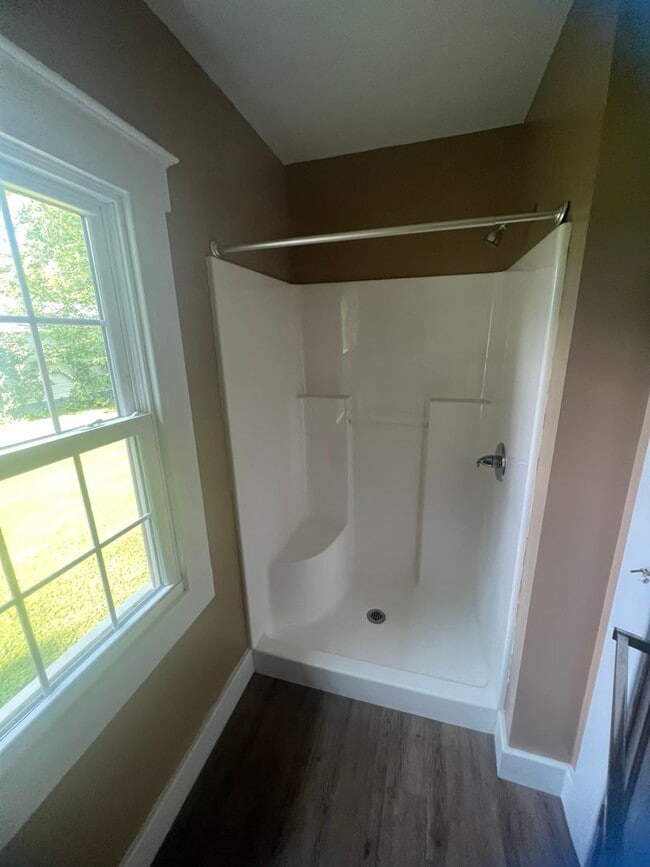 Building Photo - Large Remodeled 4 bed 2 Bath - Girard Pa